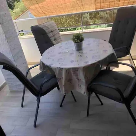 Lidija - Malinska Apartmán *